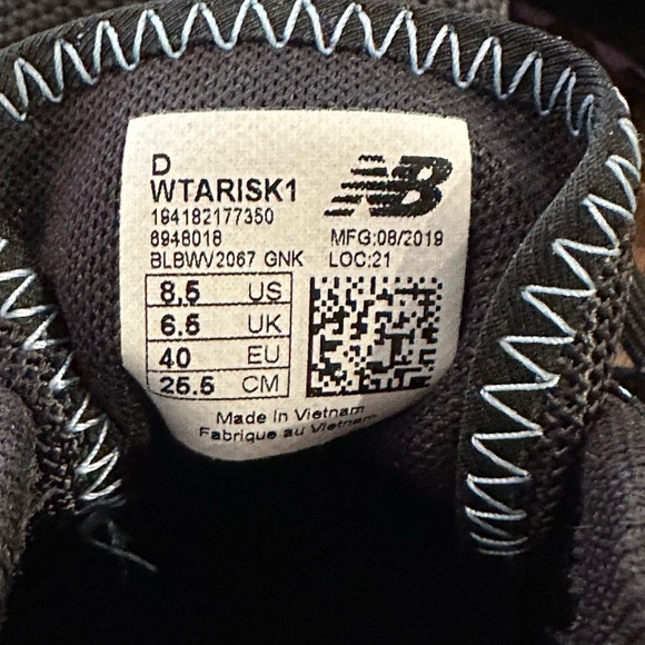 New Balance Women’s Shoe Size 8.5 - Picture 3 of 3